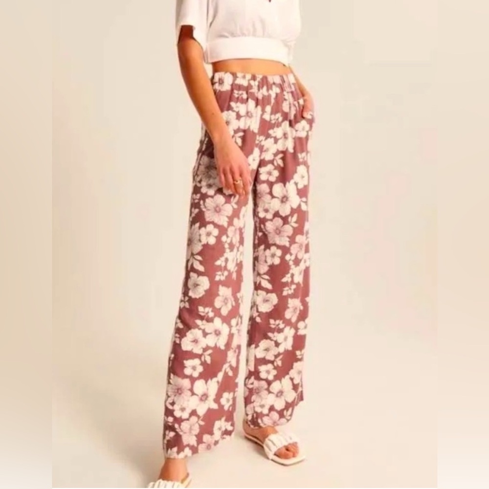 Abercrombie & Fitch Burgundy and Cream Skirt